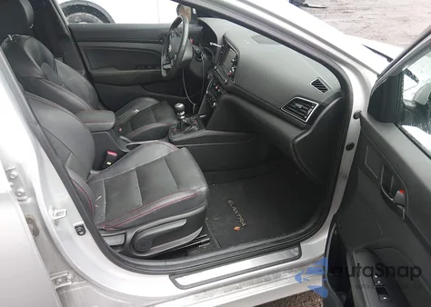 2017 Hyundai Elantra Sport z USA, uszkodzony, nr VIN KMHD04LB1HU353255